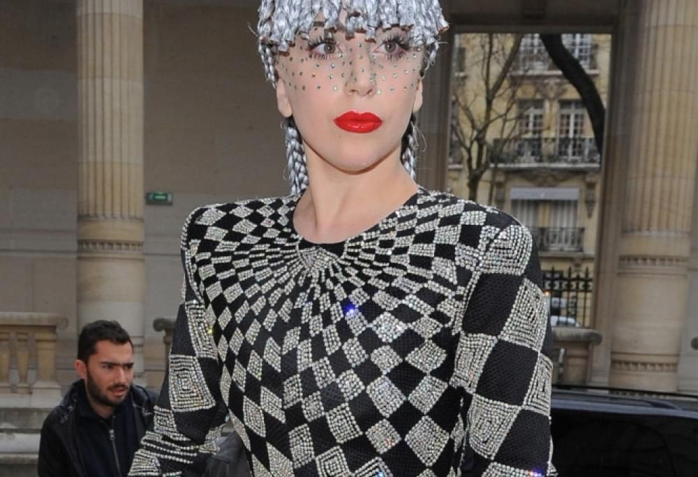 Lady Gaga alle sfilate di moda di Parigi