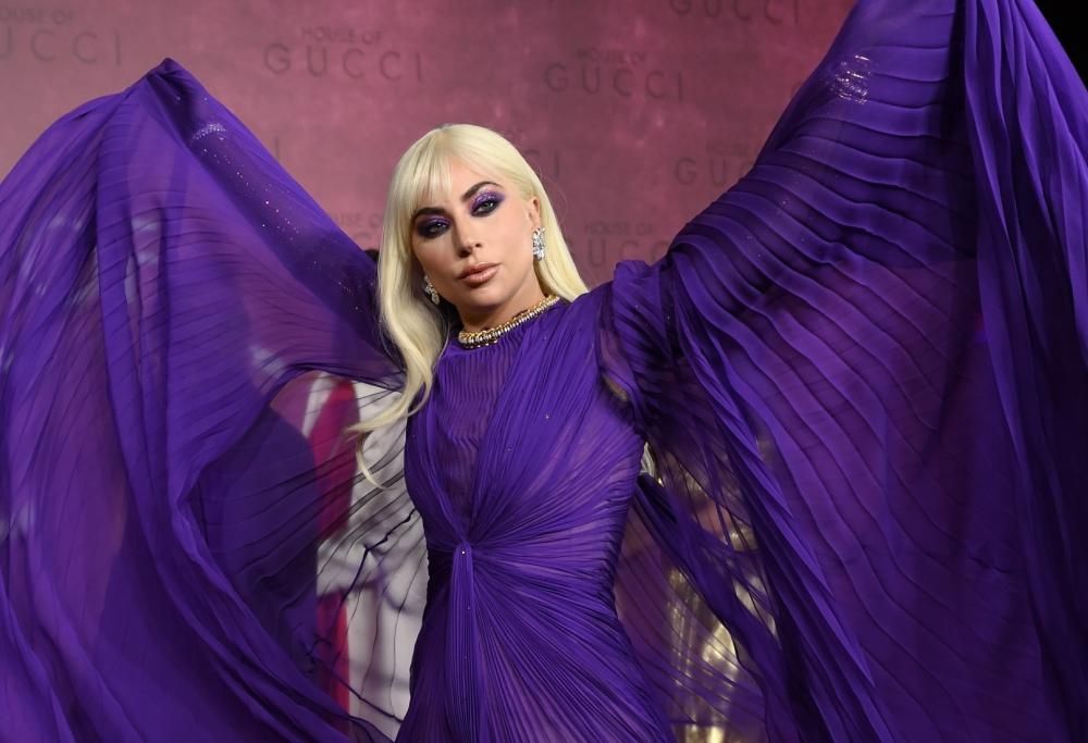 Lady Gaga esplosiva alla premiere di House of Gucci