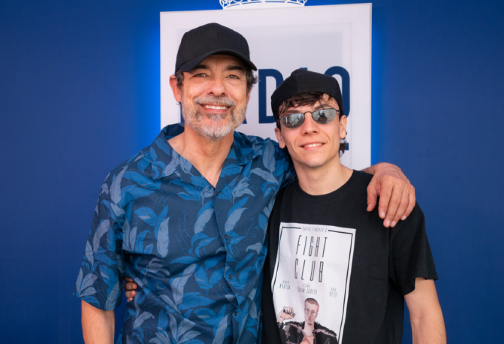 Alessandro Gassmann e Francesco Gheghi ospiti di Radio Monte Carlo: le foto più belle