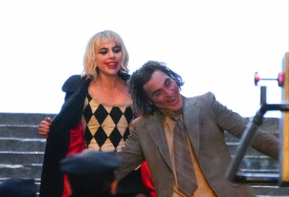 Lady Gaga balla con Joaquin Phoenix sulla celebre scalinata del Bronx: tutte le foto