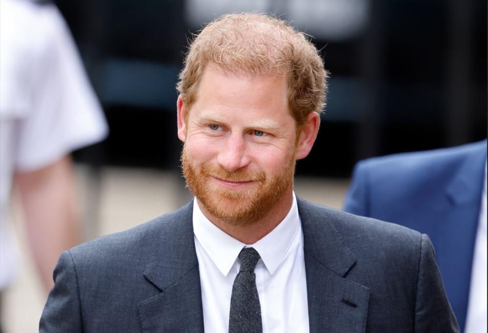 Harry andrà all’incoronazione di Re Carlo. Senza Meghan