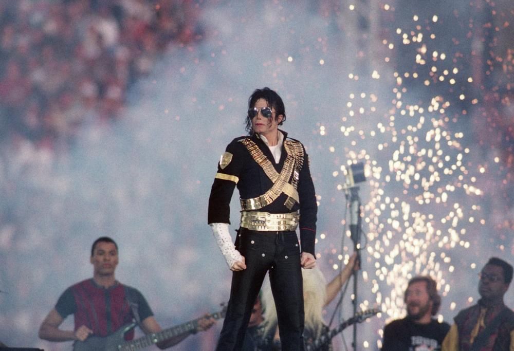 10 dicembre 2010: esce il primo album postumo di Michael Jackson