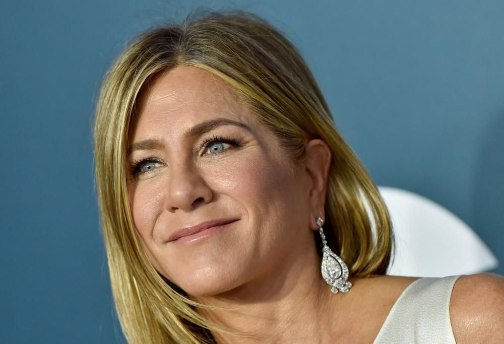 Jennifer Aniston confessa di volere un fidanzato per niente celebre