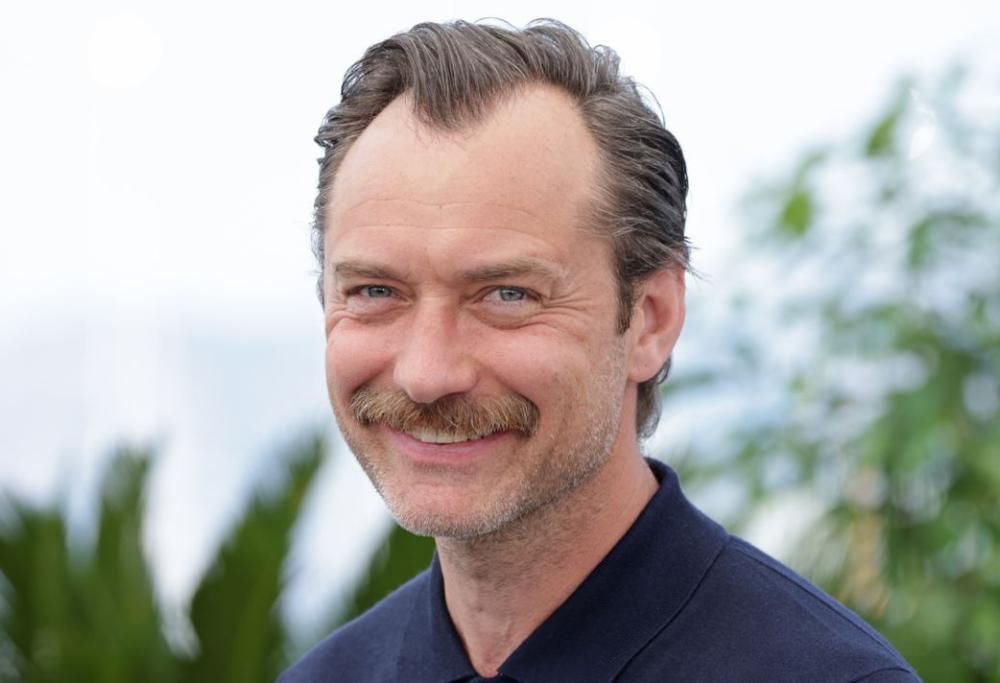 Jude Law è la stella del red carpet di Cannes