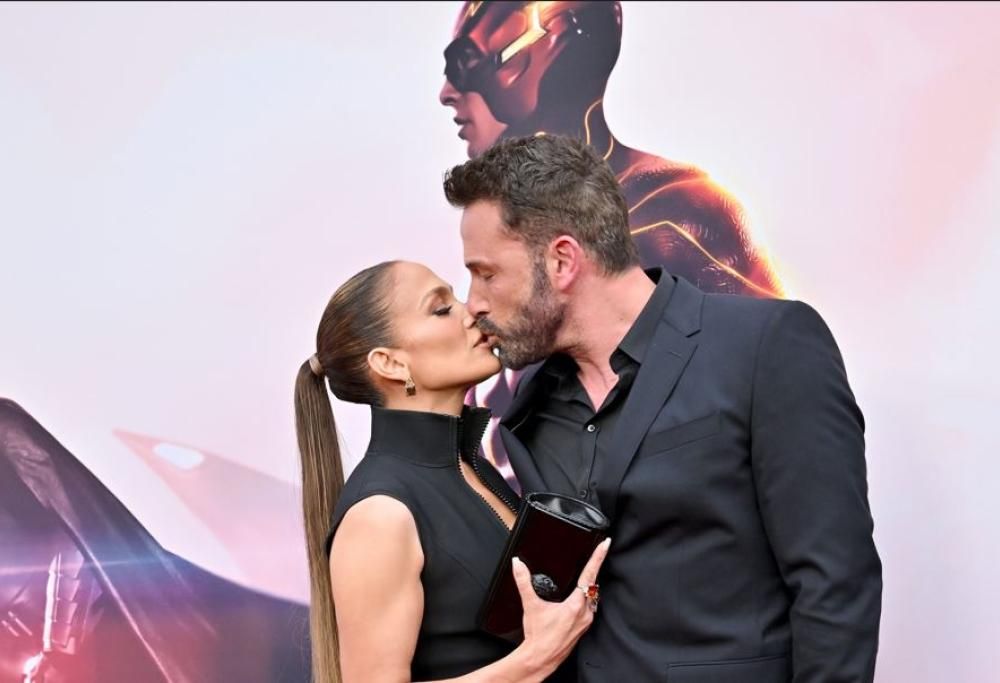 Jennifer Lopez e Ben Affleck: arriva il bacio scaccia-crisi