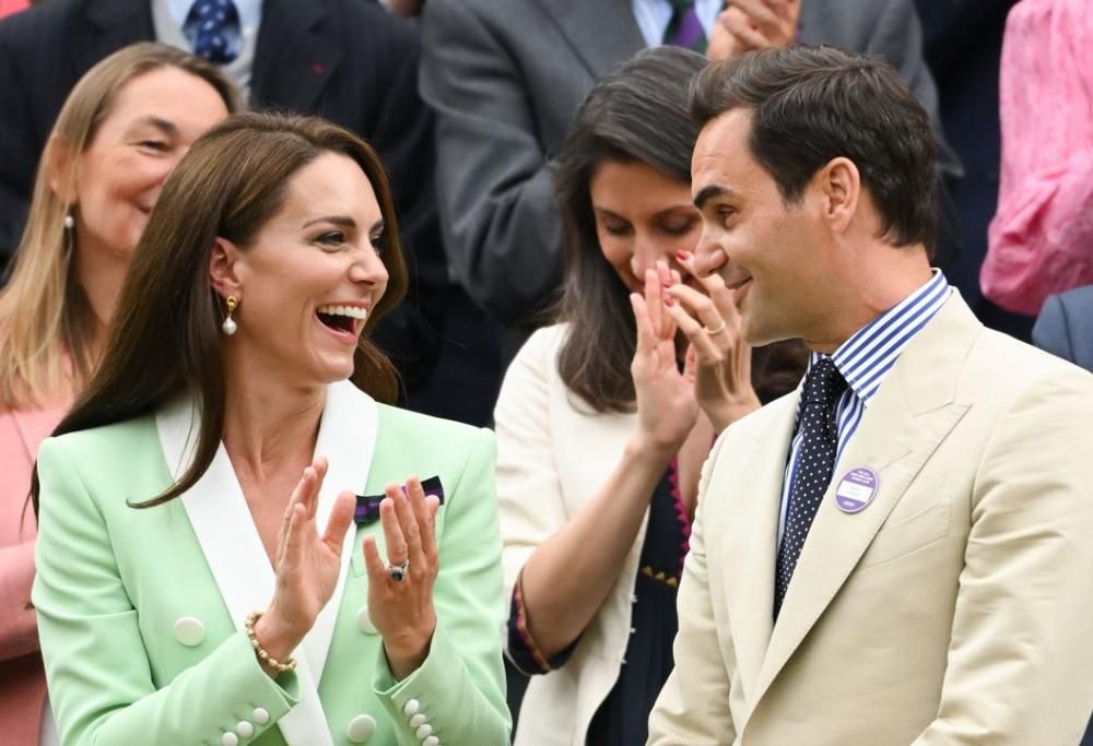 Kate Middleton: Roger Federer cerca di baciarla