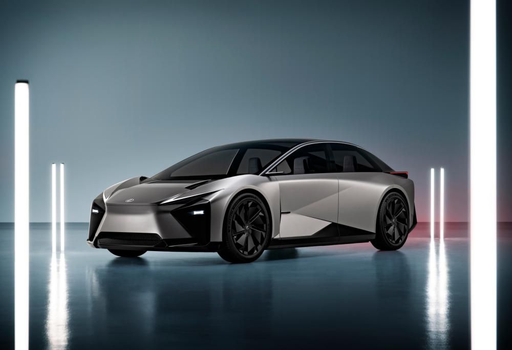 Lexus e Radio Monte Carlo alla  81. Mostra Internazionale D’Arte Cinematografica