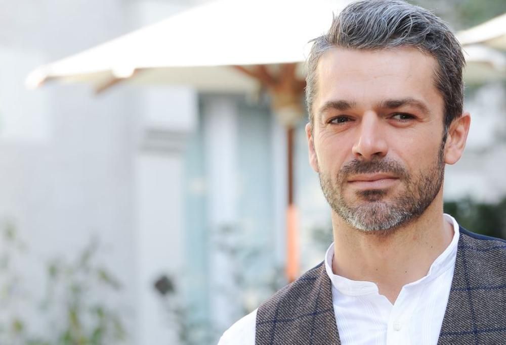 Luca Argentero pubblica foto e video dalle vacanze. E lascia senza fiato