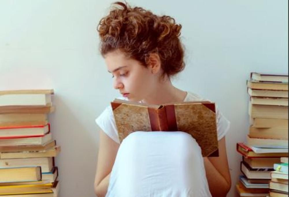 Cos’è lo tsundoku e perché è segno di benessere mentale