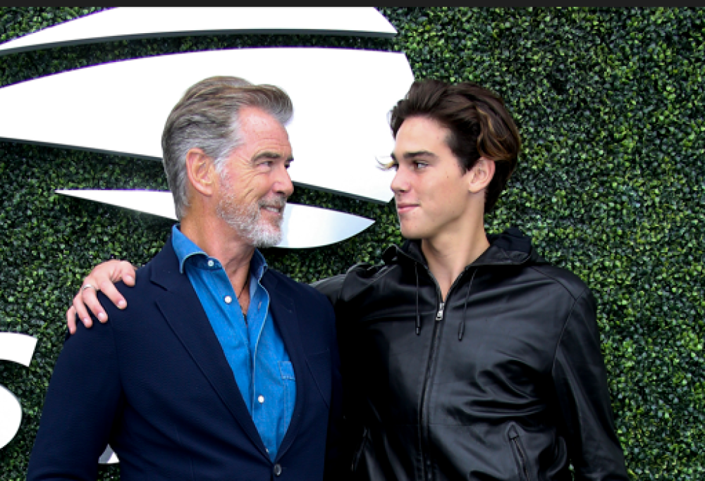 Pierce Brosnan: il video con il figlio Paris