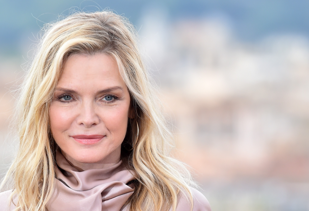 Michelle Pfeiffer incredibile nel nuovo look: le foto