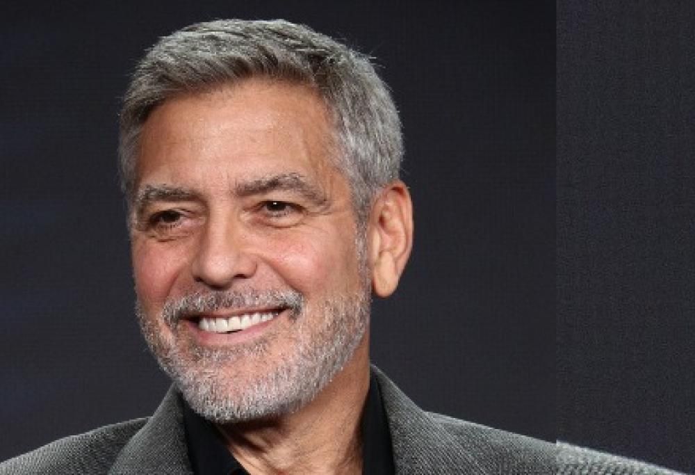 George Clooney ti invita a casa sua, sul Lago di Como. Con un video irresistibile!