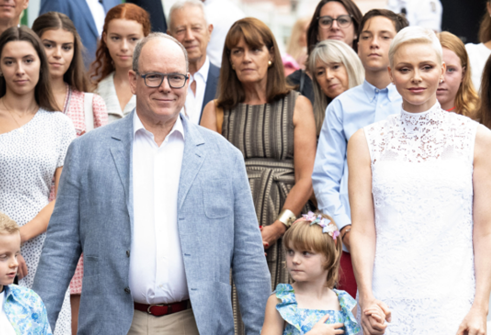 La Principessa Charlene accompagna i figli il primo giorno di scuola