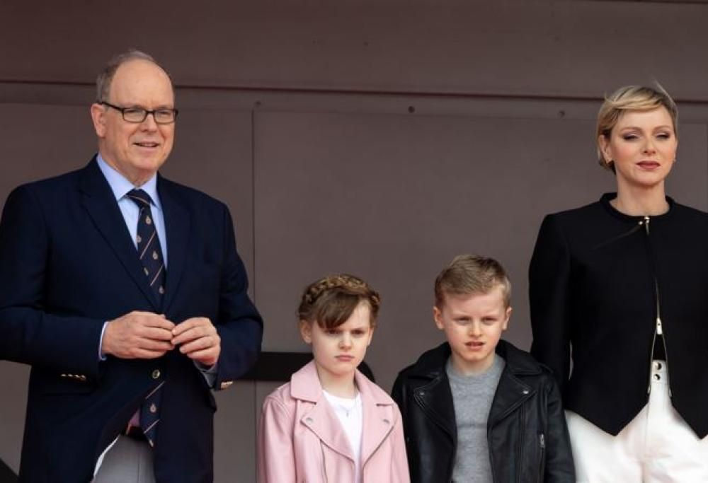 I gemellini Jacques e Gabriella all’Eliseo con mamma Charlene