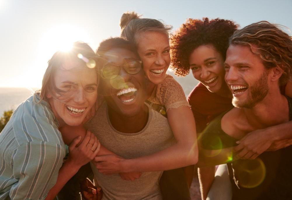 Ridere ogni giorno fa bene per almeno 10 ottimi motivi