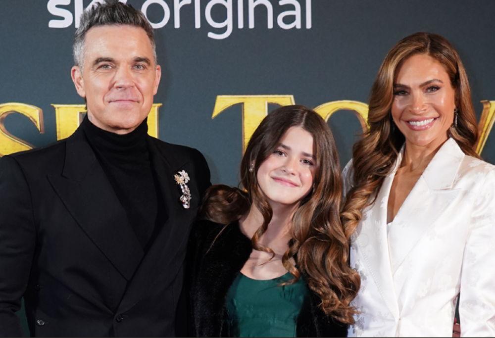 Robbie Williams: ecco come è adesso la figlia Teddy. Le foto
