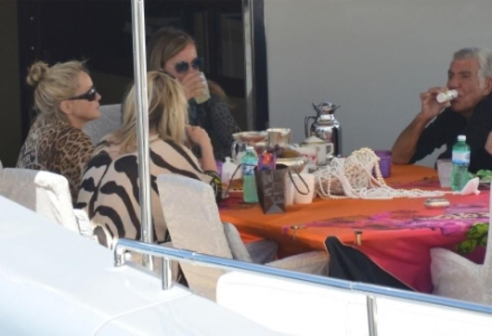 Le foto dei party sullo yacht Cavalli