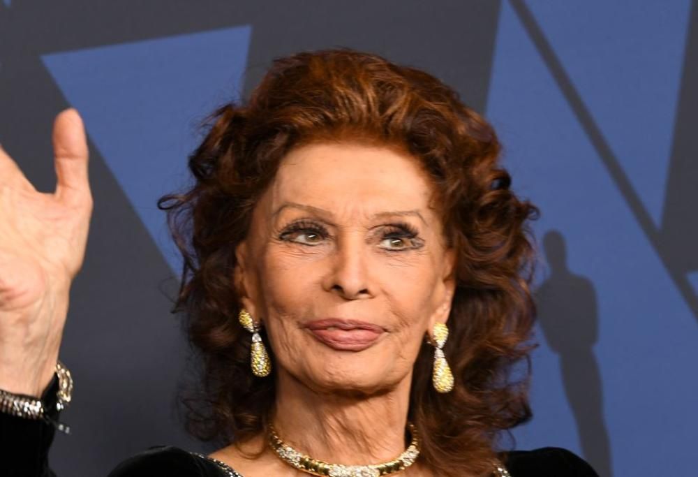 Sophia Loren operata al femore