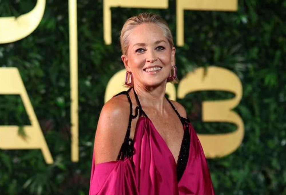 Sharon Stone provocatoria: essere famosi è davvero costoso!