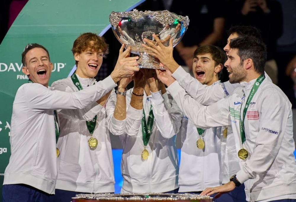 L’Italia vince la Coppa Davis: l’entusiasmo delle celebrità