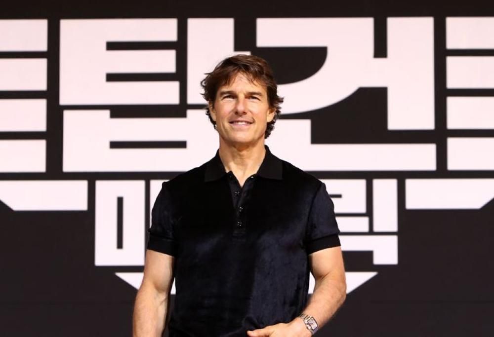 Tom Cruise sulla portaerei USA nel mare di Puglia