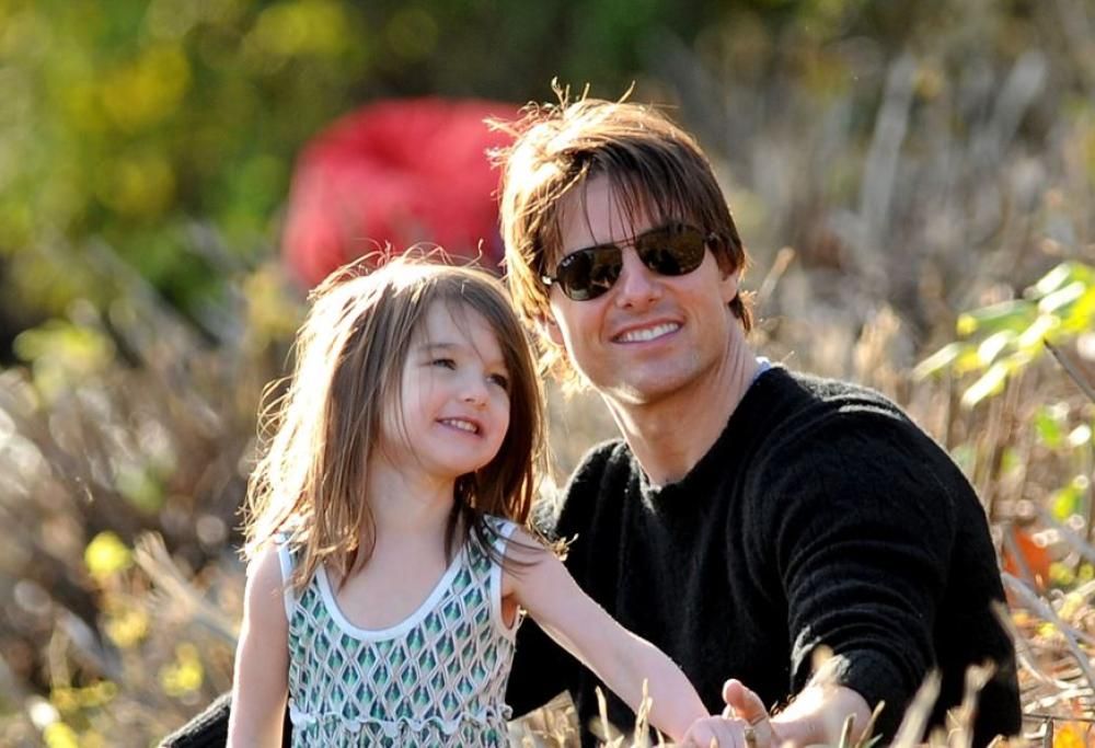 Tom Cruise deve pagare la retta scolastica alla figlia Suri