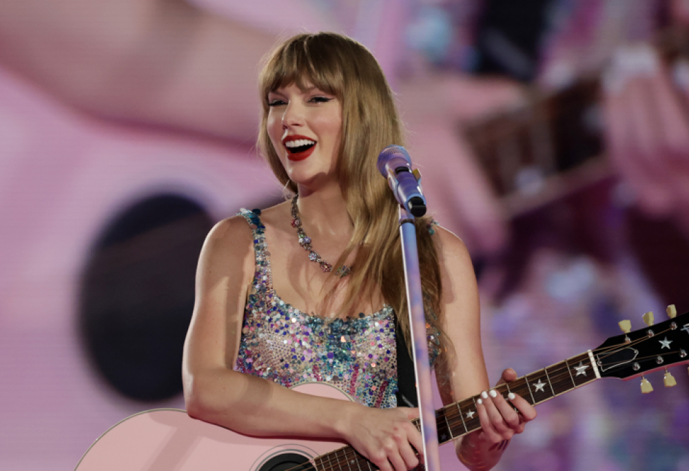 Taylor Swift: tutte  le curiosità sul suo matrimonio. Il tema sontuoso per la festa, gli inviti per Kate Middleton e il Principe William e l’ansia di Meghan Markle che teme l’esclusione