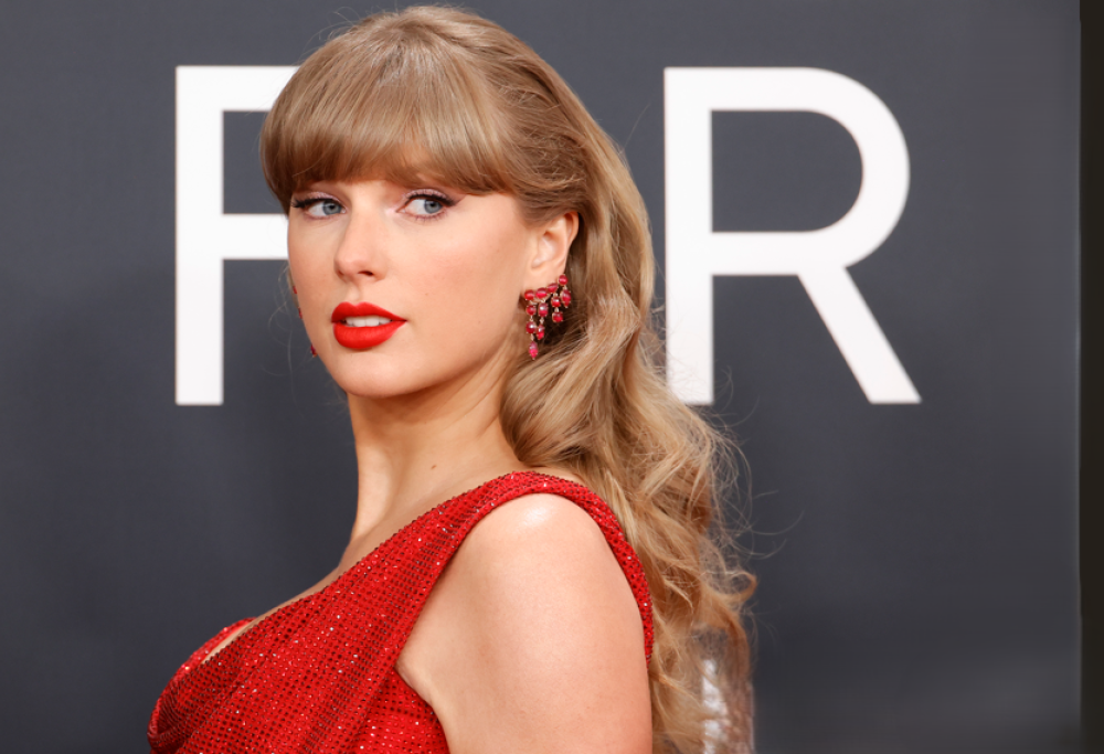 Taylor Swift: 750.000 dollari per gli addobbi floreali delle nozze. E un abito da sposa Givenchy