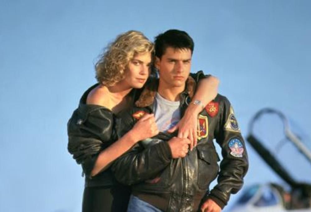 Tom Cruise festeggia l’anniversario di Top Gun: le foto
