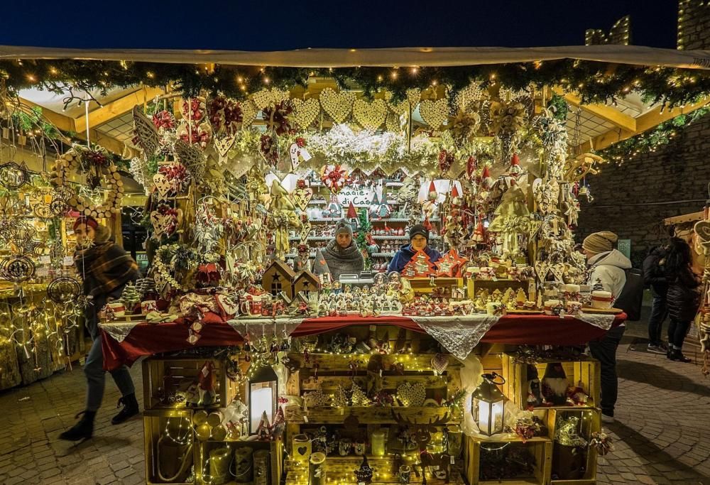 In viaggio per i mercatini di Natale con l’affascinante treno storico