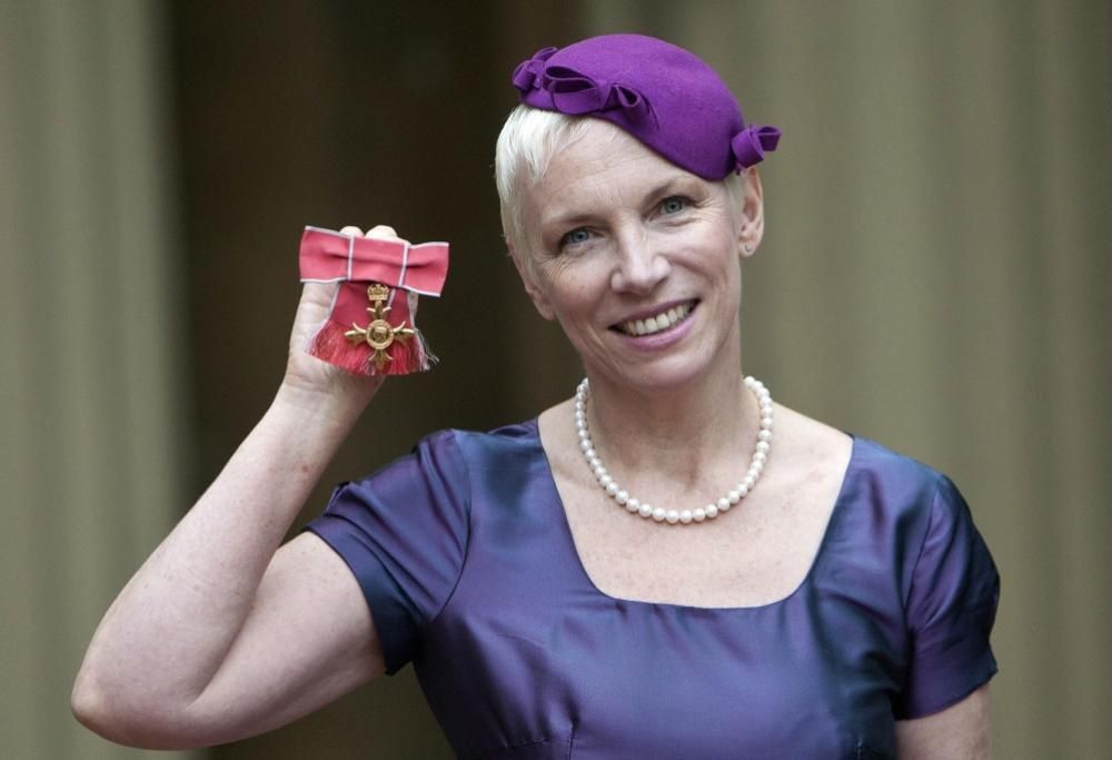 Auguri, Annie Lennox