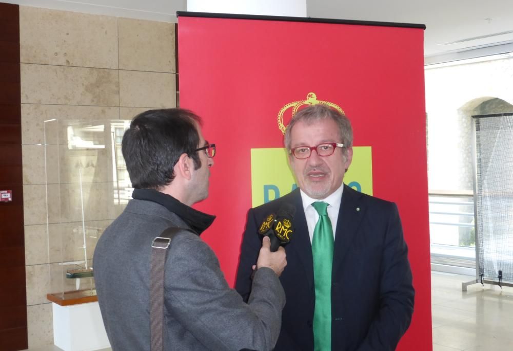 Il Presidente della Regione Lombardia Roberto Maroni ospite negli studi di RMC