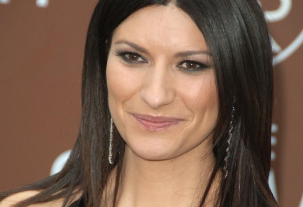 Laura Pausini, la confessione: «Il mio uomo ideale? Faccia buona, ma… »