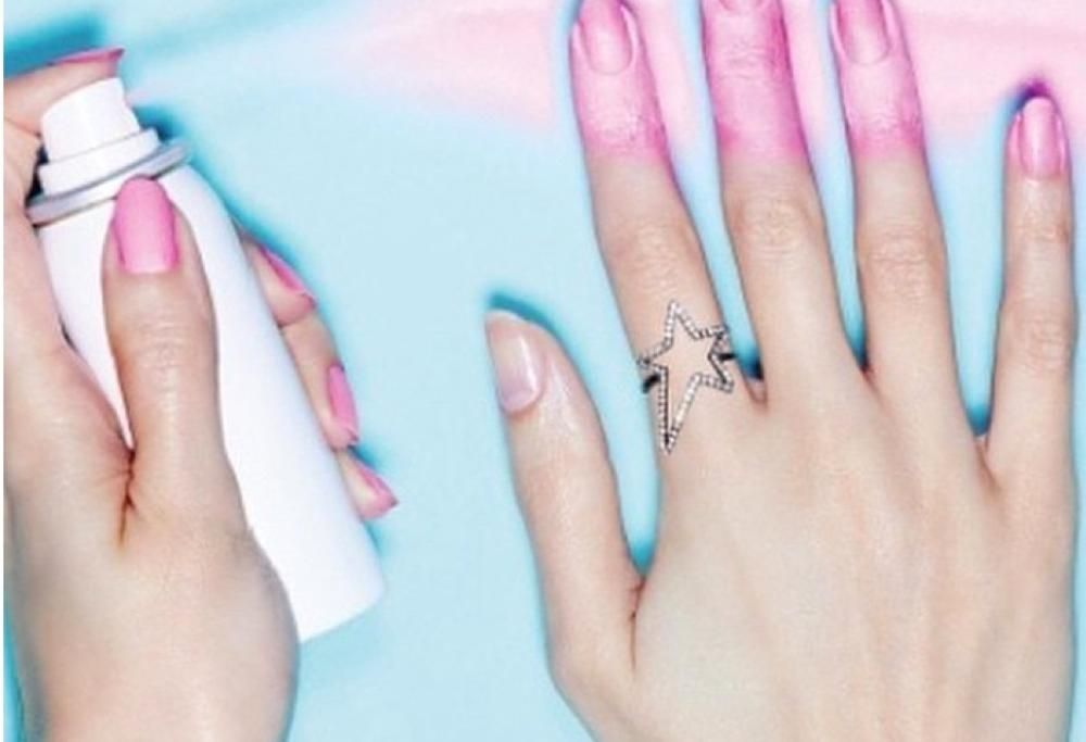 Manicure perfetta? Ecco la bomboletta spray