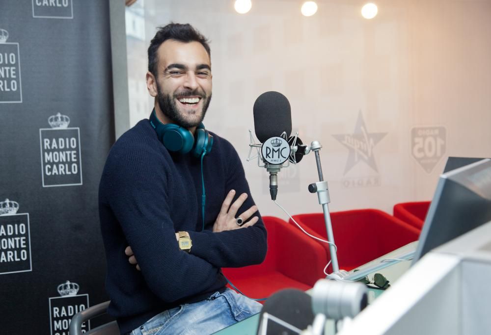 Marco Mengoni negli studi di RMC
