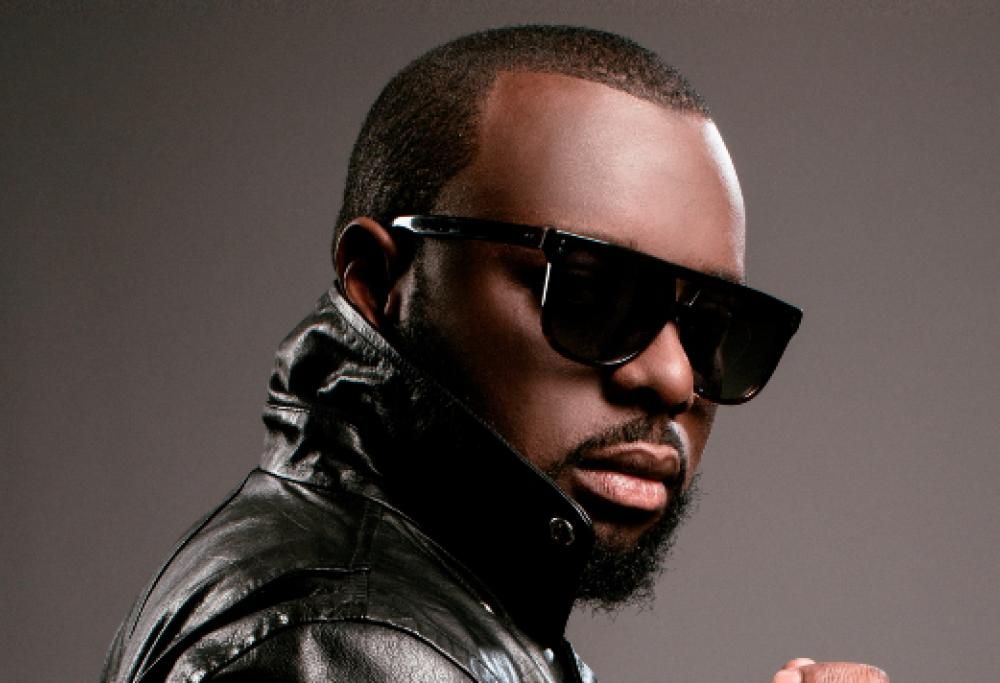 Maître Gims, il fenomenale autore di “Est-ce Que Tu M’Aimes” in diretta a RMC