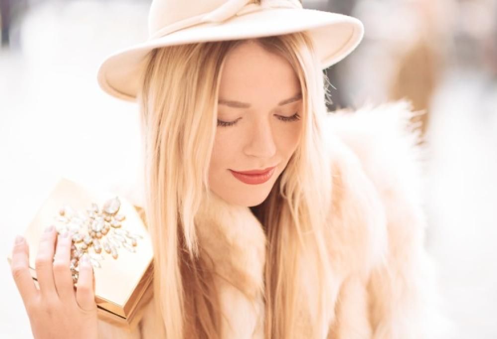 Scegli il colore ideale per i tuoi capelli, in armonia con la tua carnagione