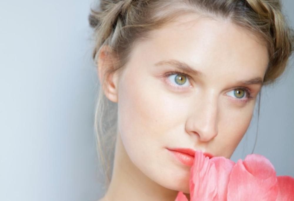 Cinque semplici gesti quotidiani per prevenire la comparsa di rughe