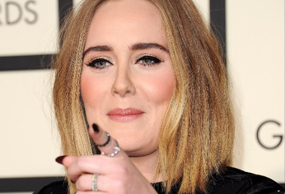 Adele ai Grammy: «Mi sono bloccata»