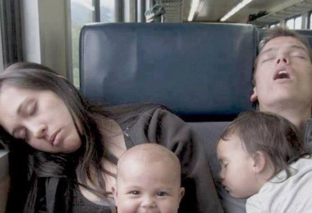 Neogenitori che hanno perso la battaglia contro il sonno