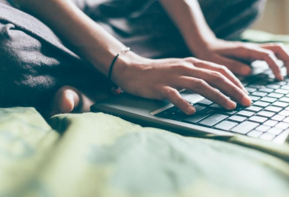 Ecco come Facebook può rovinare la tua relazione d’amore