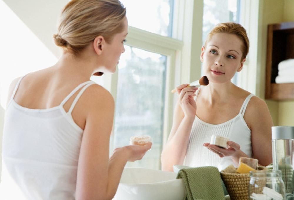 Come correggere i difetti con il make-up