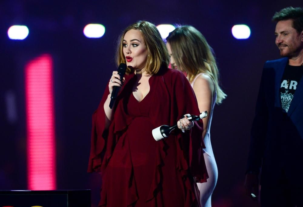 Adele trionfa ai Brit Award