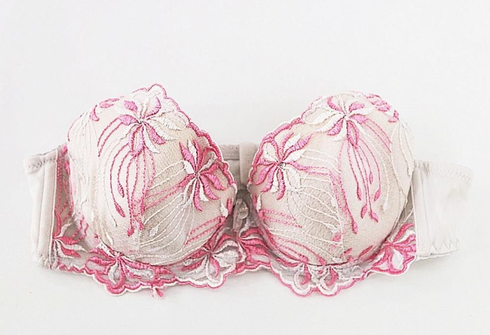 Geniale: ecco i trucchi per far tornare un reggiseno come nuovo!