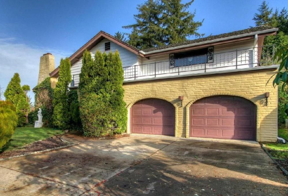 Da fuori sembra una casa normale. Invece…