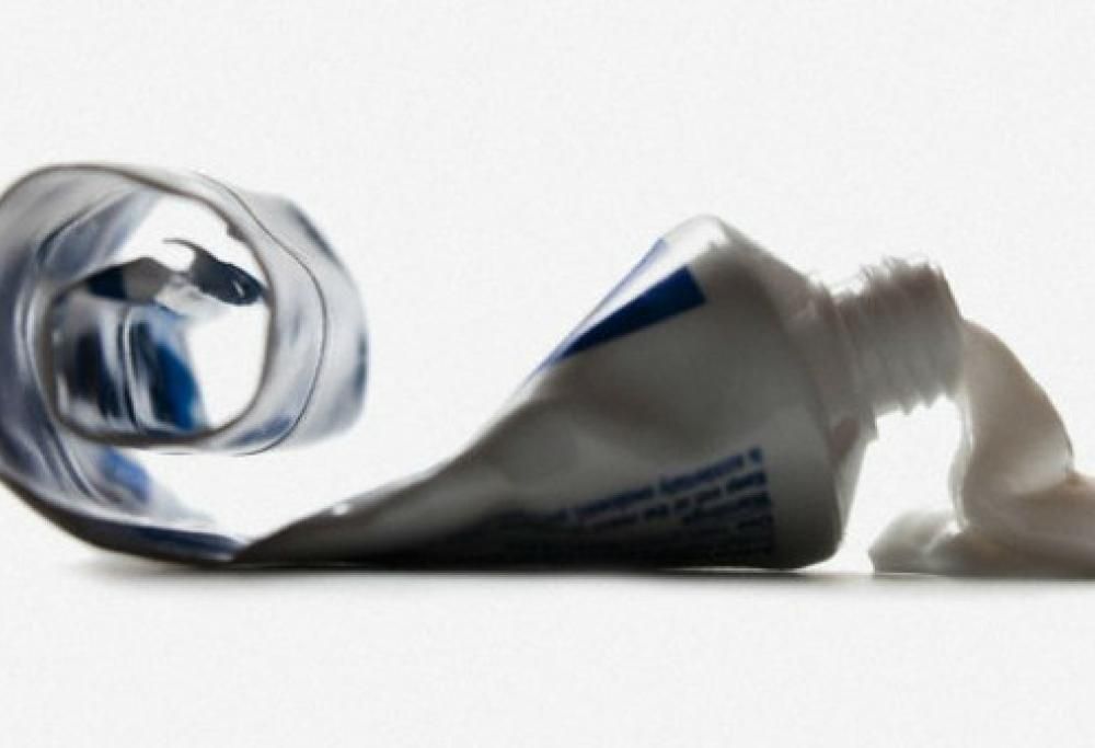 8 (geniali) usi del dentifricio