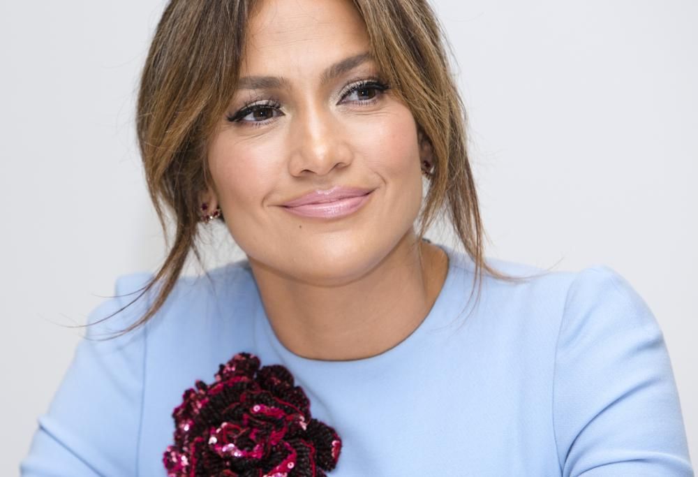 Jennifer Lopez ha presentato “Ain’t Your Mama”