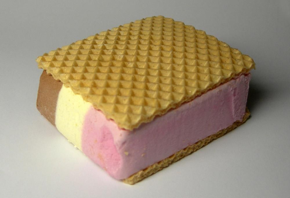 Non mangiate mai questi cibi! Sono ricchi di coloranti e sostanze chimiche