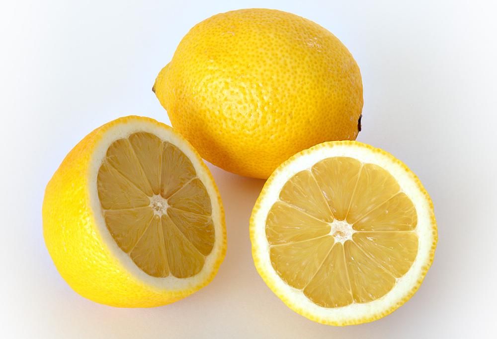 Scopri gli utilissimi usi del limone (che non avresti mai sospettato prima d’ora)!