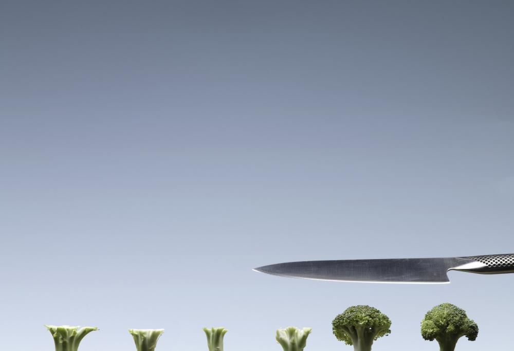 Devi affilare un coltello? Procurati… un piatto!